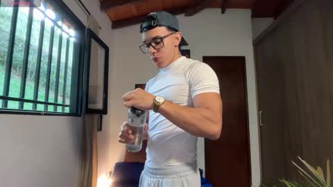 Im Jouliano online show from February 27, 10:20 pm