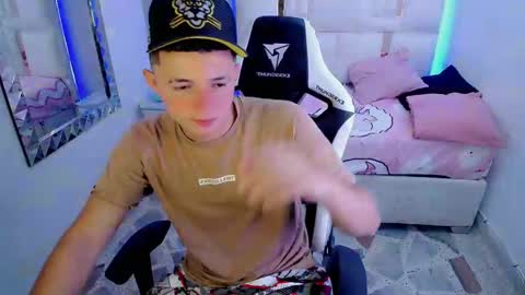 N I N O online show from March 4, 1:28 pm