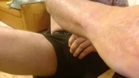 jsimon04 online show from November 18, 2:43 pm