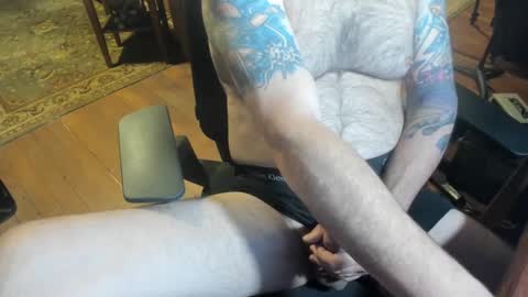 Snapshot of jsimon04 chatting on January 8, 2:35 pm jsimon04 online show from January 8, 2:35 pm