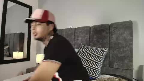 juan_alvarez18 online show from January 8, 3:12 am