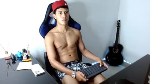 Snapshot of juan_da01 chatting on January 12, 2:45 am JuanDa online show from January 12, 2:45 am