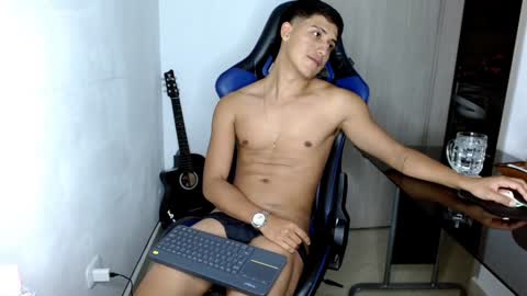 Snapshot of juan_da01 chatting on January 25, 4:13 am JuanDa online show from January 25, 4:13 am
