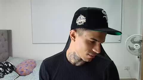 juan_gomez_1 online show from January 15, 9:24 am