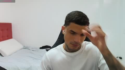 juan_gomez_1 online show from April 25, 10:29 pm