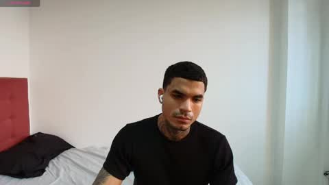 juan_gomez_1 online show from April 18, 9:47 pm