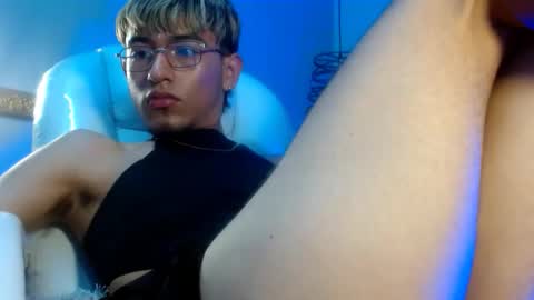 juan_saul1 online show from May 30, 7:36 pm