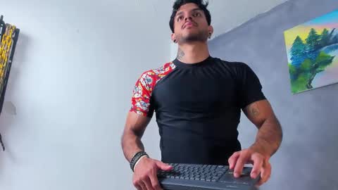 Juan Esteban online show from February 10, 1:05 pm