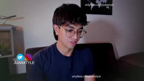 Snapshot of juancamroom chatting on October 3, 2:49 am . online show from October 3, 2:49 am