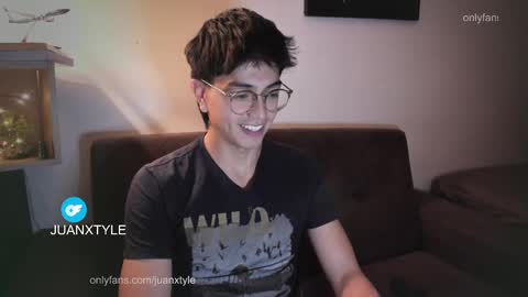 Snapshot of juancamroom chatting on October 10, 4:39 am . online show from October 10, 4:39 am