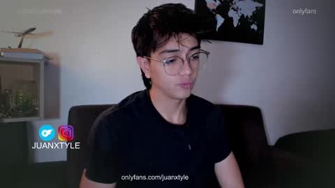 Snapshot of juancamroom chatting on September 25, 2:21 am . online show from September 25, 2:21 am