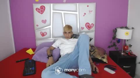 Snapshot of juanse1045panda chatting on October 20, 6:28 am juanse1045panda online show from October 20, 6:28 am