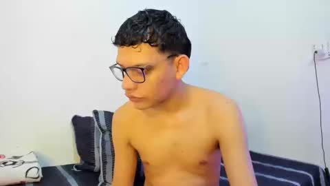 juansuarez204 online show from October 14, 9:44 pm