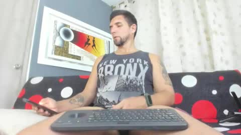 juleslake2 online show from April 11, 6:44 pm