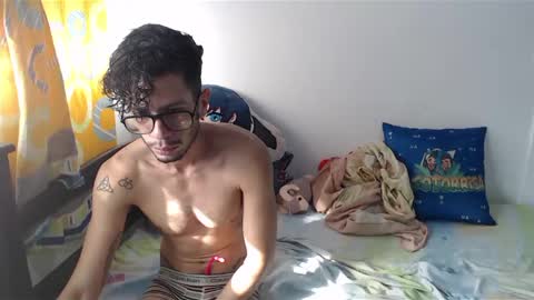 Snapshot of julfigo chatting on February 18, 1:11 pm Julfigo online show from February 18, 1:11 pm