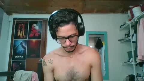 Snapshot of julfigo chatting on December 29, 12:45 pm Julfigo online show from December 29, 12:45 pm
