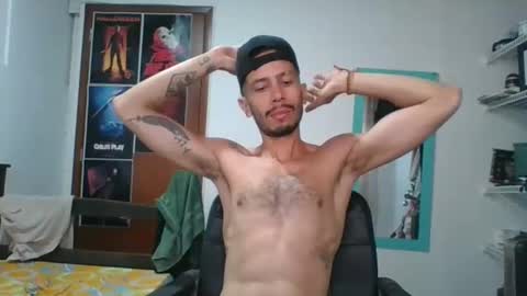 Snapshot of julfigo chatting on December 23, 11:57 am Julfigo online show from December 23, 11:57 am