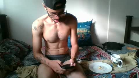 Snapshot of julfigo chatting on December 4, 11:52 am Julfigo online show from December 4, 11:52 am