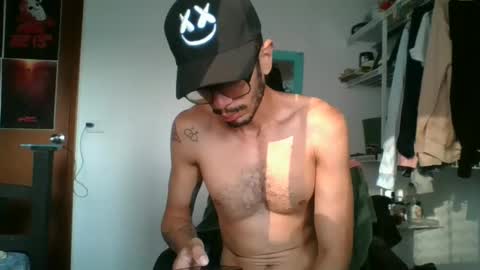 Snapshot of julfigo chatting on December 18, 12:07 pm Julfigo online show from December 18, 12:07 pm