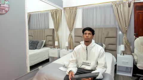 Snapshot of julian_billy chatting on January 8, 11:32 am julian billy online show from January 8, 11:32 am