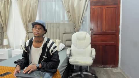 Snapshot of julian_billy chatting on December 9, 11:36 am julian billy online show from December 9, 11:36 am