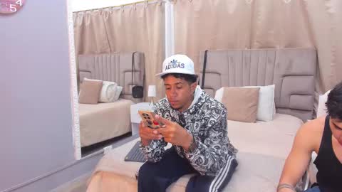 Snapshot of julian_billy chatting on December 29, 11:40 am julian billy online show from December 29, 11:40 am