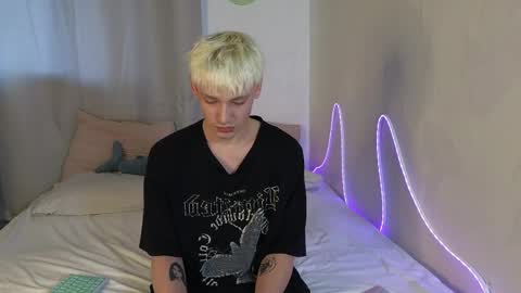 Eren online show from April 4, 1:24 am