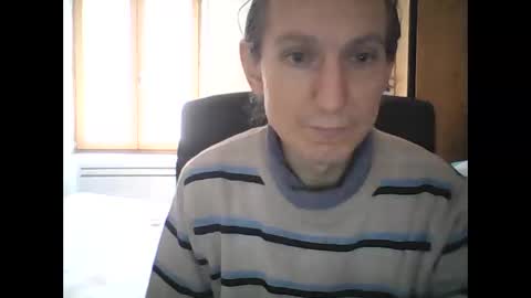 Snapshot of julien31x chatting on February 24, 9:32 am Julienxx31 online show from February 24, 9:32 am