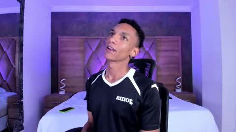 Julien online show from February 5, 12:01 pm