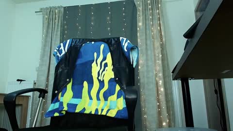 JULiUS   online show from January 18, 8:40 pm