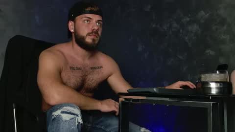 JULiUS   online show from November 27, 10:57 pm