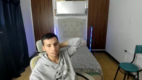 Junior Caicer online show from January 17, 1:52 am