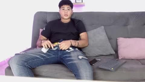 Jestin   online show from March 5, 12:44 pm