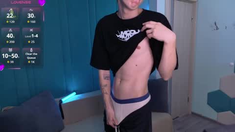 justTEEN online show from May 22, 10:31 am