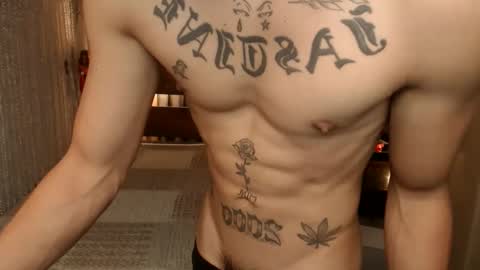 justine_hunk online show from March 21, 2:15 am