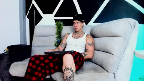 justinfuller_31 online show from October 23, 4:21 pm