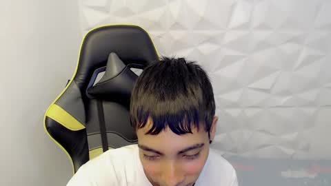 J U S T I N online show from March 7, 6:22 pm