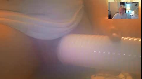 Snapshot of justjohn1012000 chatting on October 21, 12:08 pm justjohn online show from October 21, 12:08 pm