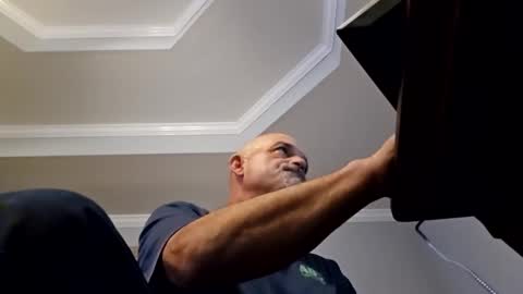 justredneck online show from December 19, 4:34 am