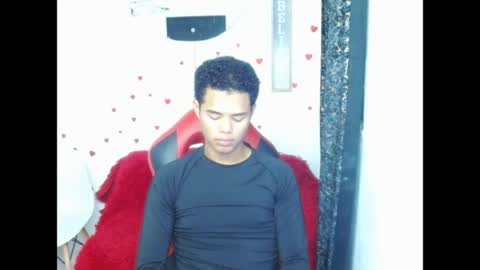 kael_fox online show from April 13, 7:25 pm