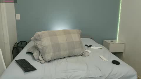 Snapshot of kairos_xx chatting on February 16, 10:43 pm Kairos Meucci online show from February 16, 10:43 pm