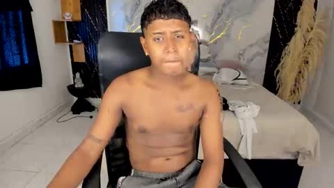 kaiser_alpha777 online show from April 17, 2:42 pm