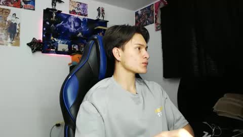 Snapshot of kanekixxxhot chatting on October 21, 1:25 pm andres online show from October 21, 1:25 pm