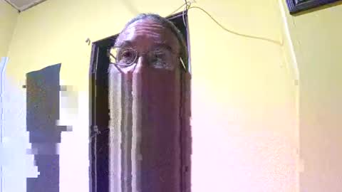 Snapshot of kansasfarmer1 chatting on October 7, 12:37 am kansasfarmer1 online show from October 7, 12:37 am