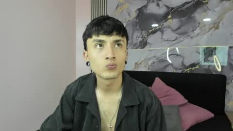 kayn_333 online show from June 1, 3:40 am