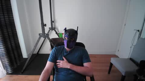 Neon online show from April 4, 4:48 pm