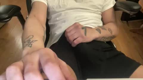 Keesey23 online show from February 26, 3:52 am