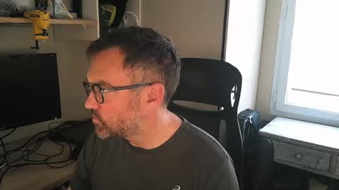 Snapshot of kelvin06133 chatting on February 15, 2:22 pm kelvin06133 online show from February 15, 2:22 pm