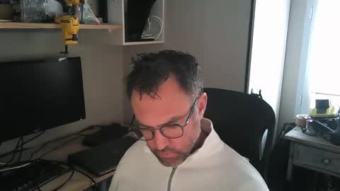 Snapshot of kelvin06133 chatting on March 7, 1:40 pm kelvin06133 online show from March 7, 1:40 pm