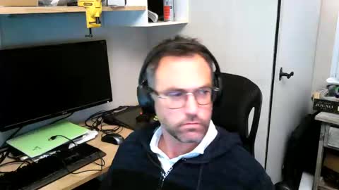 Snapshot of kelvin06133 chatting on December 3, 9:34 pm kelvin06133 online show from December 3, 9:34 pm